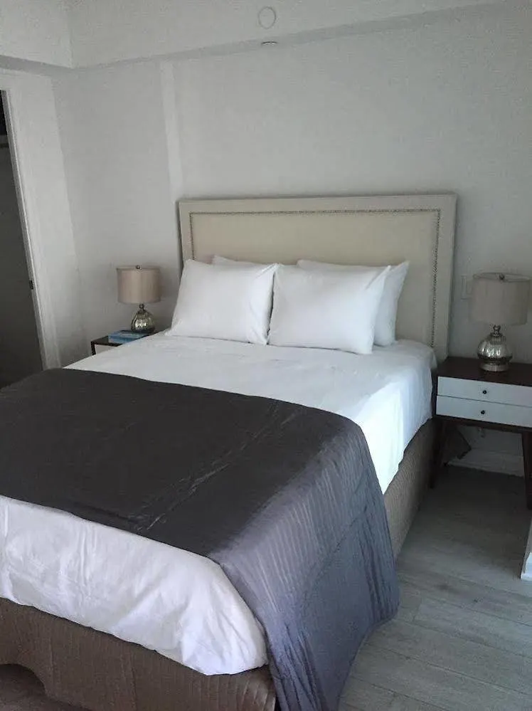 Bellamond Yorkville Apartment Toronto 4*,  Canada